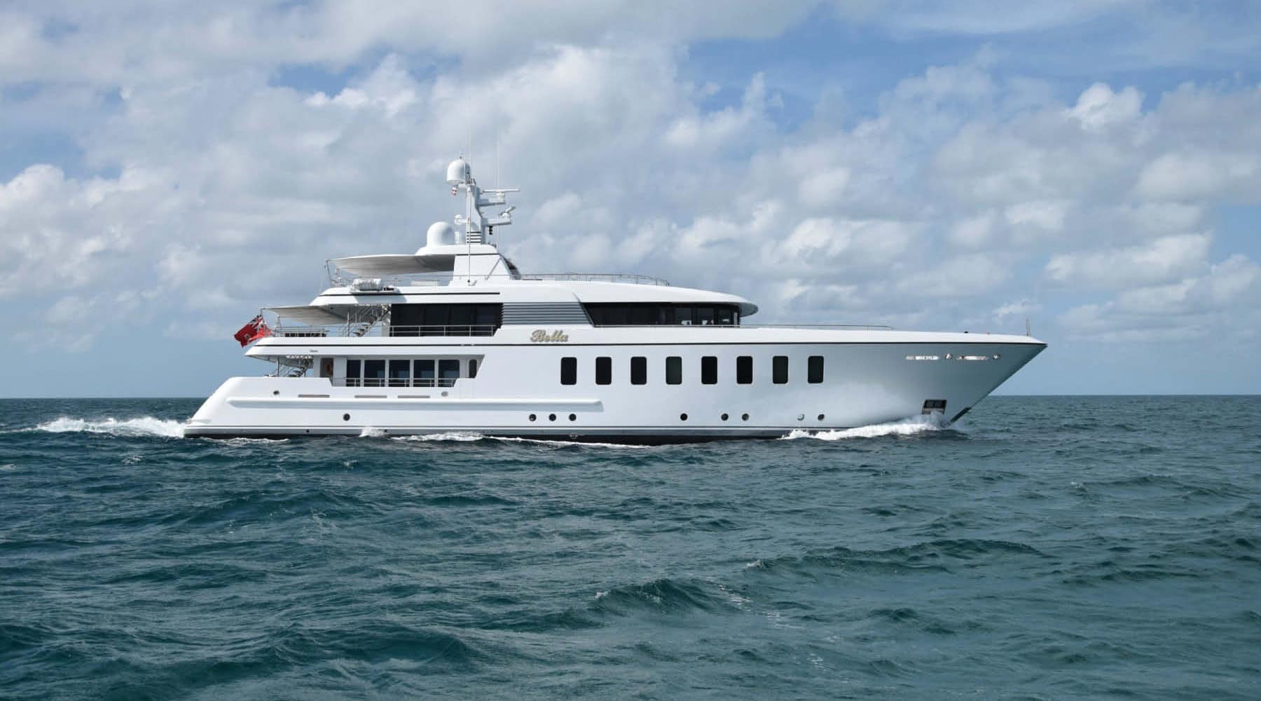 Bella Moran Yachts luxury yacht 001 copy 1800x1000.jpg